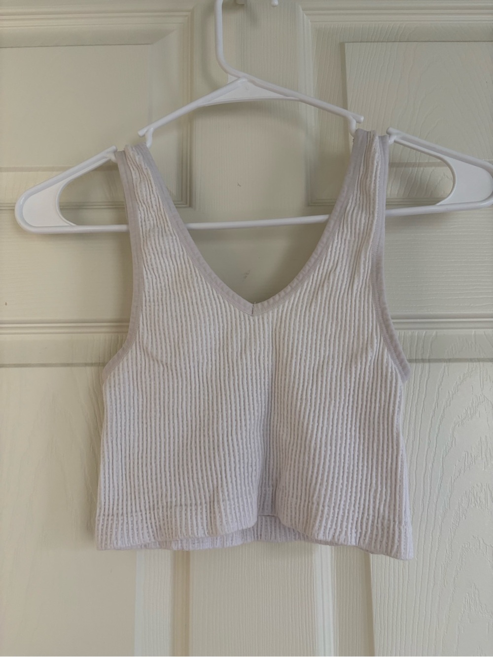 Forever 21 Ribbed V-Neck Crop Top - White
